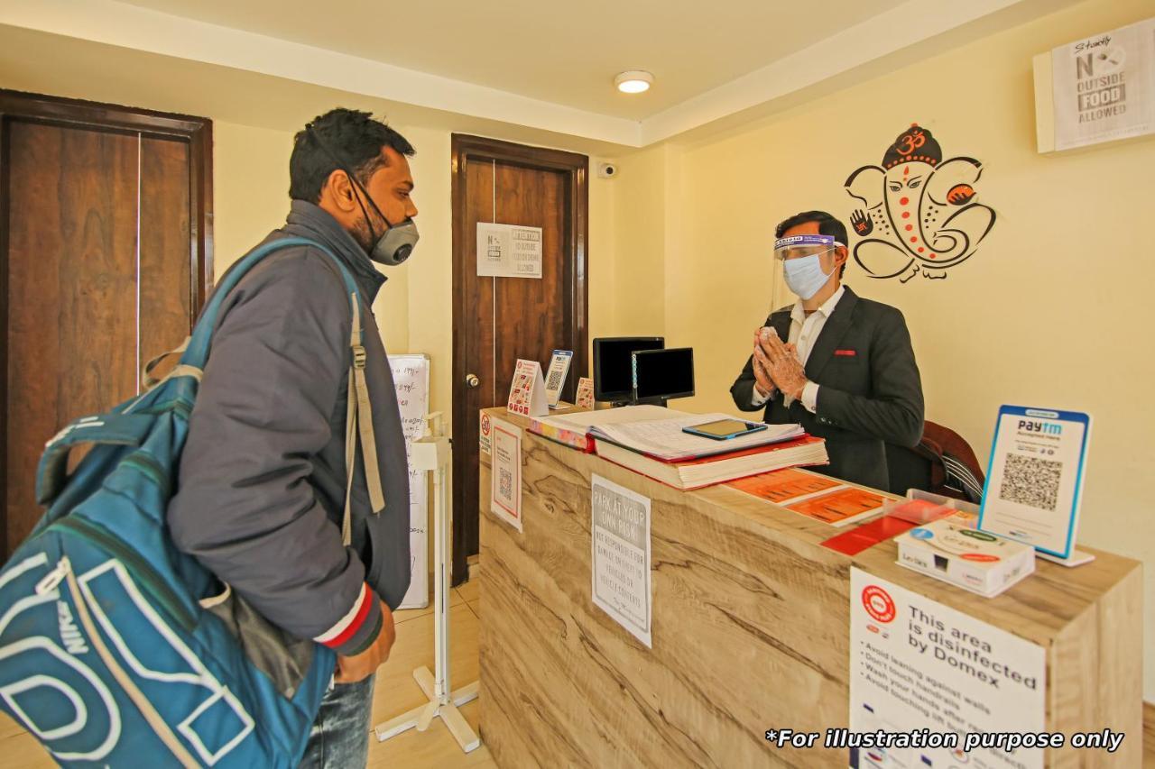 Oyo Flagship 69860 Mastana Palace Hotel Váránaszi Kültér fotó